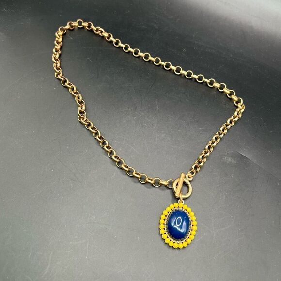 Blue Cabochon Encircled by 24 Yellow Beads On A Gold Tone Chain Classic Office - Picture 3 of 6